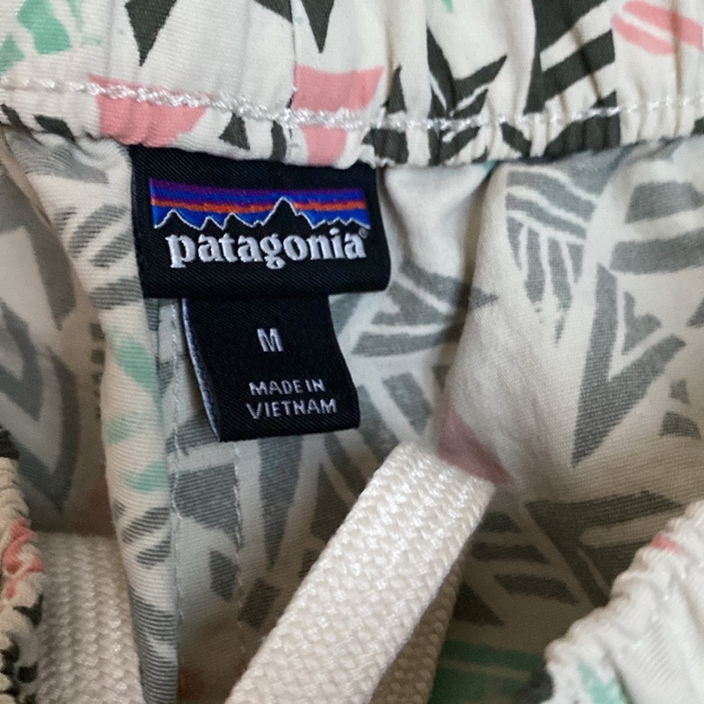 PATAGONIA‎ BARELY BAGGY QUIVER AND QUILL SHORTS WOMENS SIZE MEDIUM DRAWSTRING - Picture 5 of 7